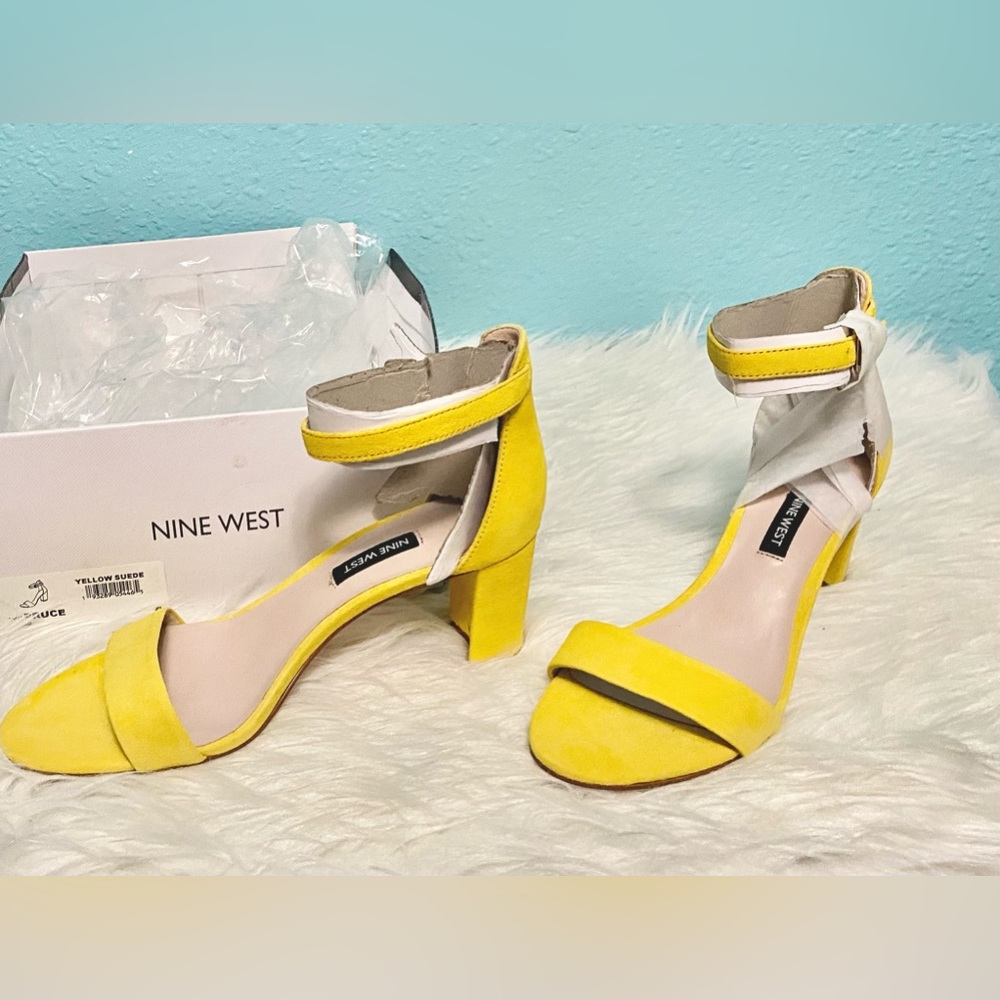 NWT Nine West size 8 yellow suede heeled sandals